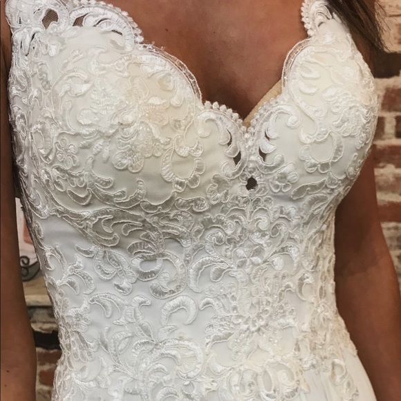 Size 2 Wedding Dress - Picture 3 of 3